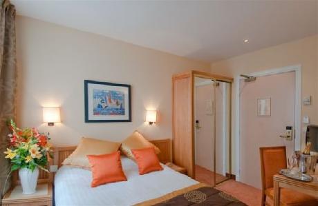 Hotel Arc de Triomphe